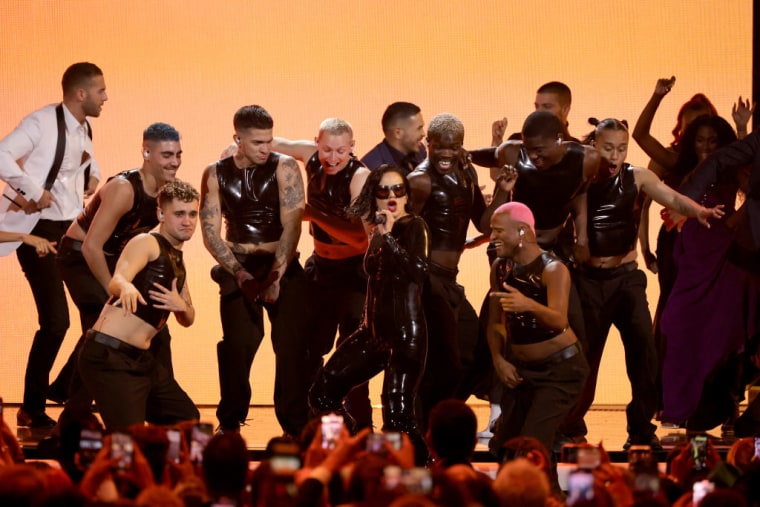 Rosalía durante su actuación en los premios Latin Grammy, entregados el 17 de noviembre de 2022 en Las Vegas, Nevada.