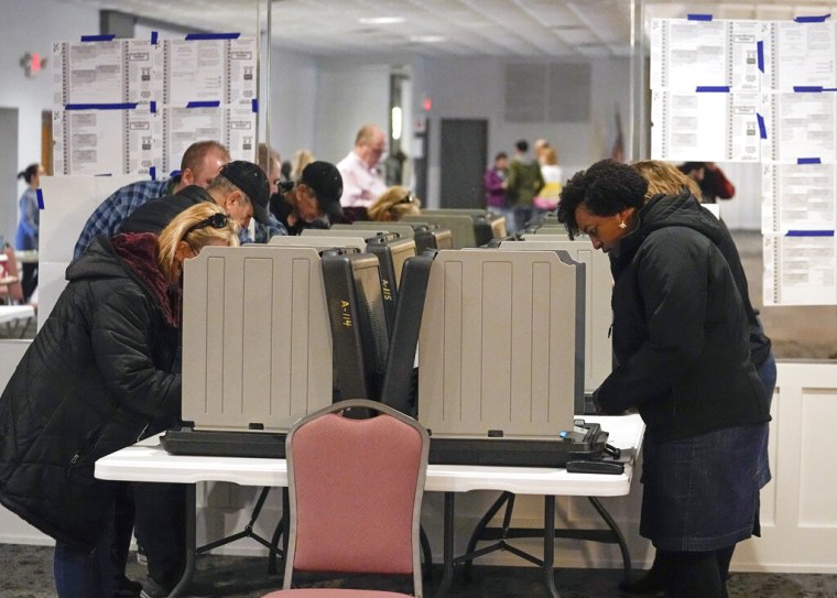 Votación en el primer distrito de Indiana, el 8 de noviembre.