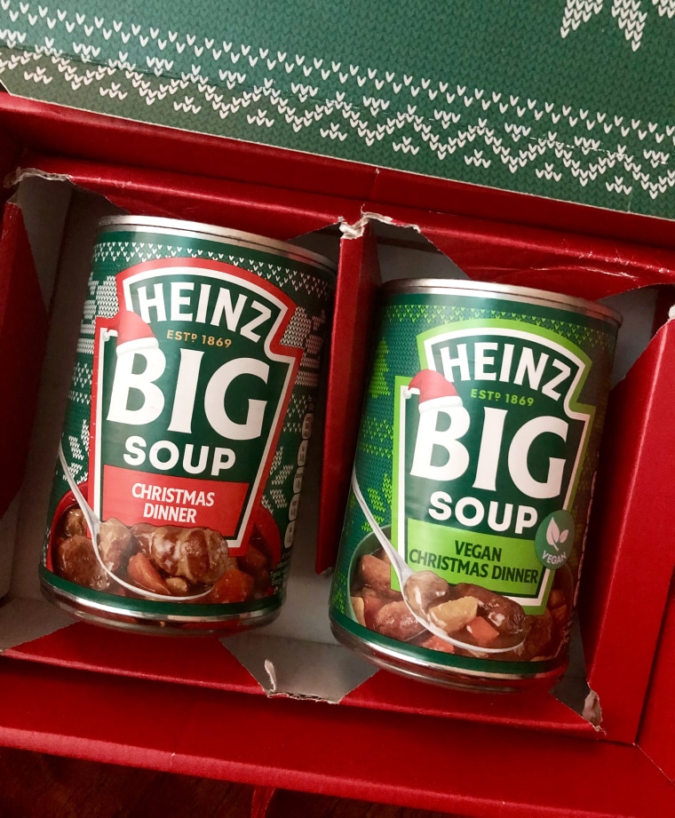 Heinz sent us this beautiful boxed set of vegan and original Christmas Dinner Big Soup for review.