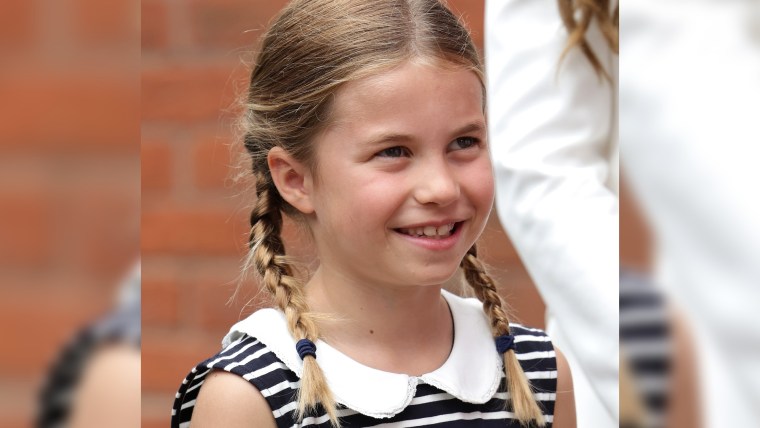 La princesa Charlotte de Cambridge durante una visita a SportsAid House en los Juegos de la Commonwealth de 2022 el 2 de agosto de 2022 en Birmingham, Inglaterra.