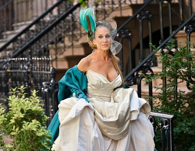 Now's Your Chance To Buy Carrie Bradshaw's Iconic Outfit