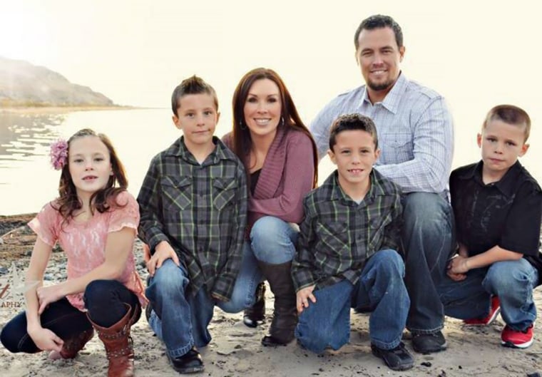 Jenni Thompson and her husband, Bryce, who passed away in 2014, posed with their children Sage, Davin, Creed and Kade in 2011. 