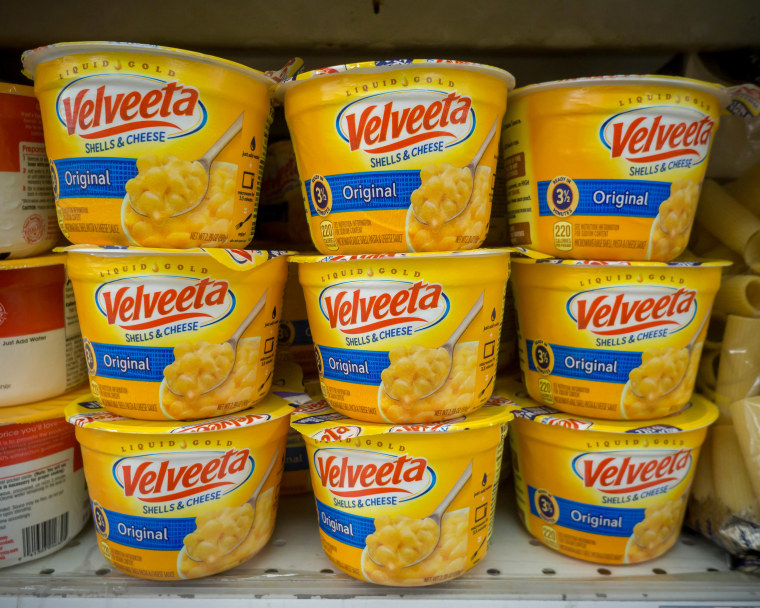 Containers of Kraft Heinz' Velveeta brand Shells and Cheese are seen in a supermarket in New York on Thursday, February 15, 20182. Kraft Heinz is scheduled to release its fourth-quarter earnings on Friday prior to the bell. (A© Richard B. Levine)