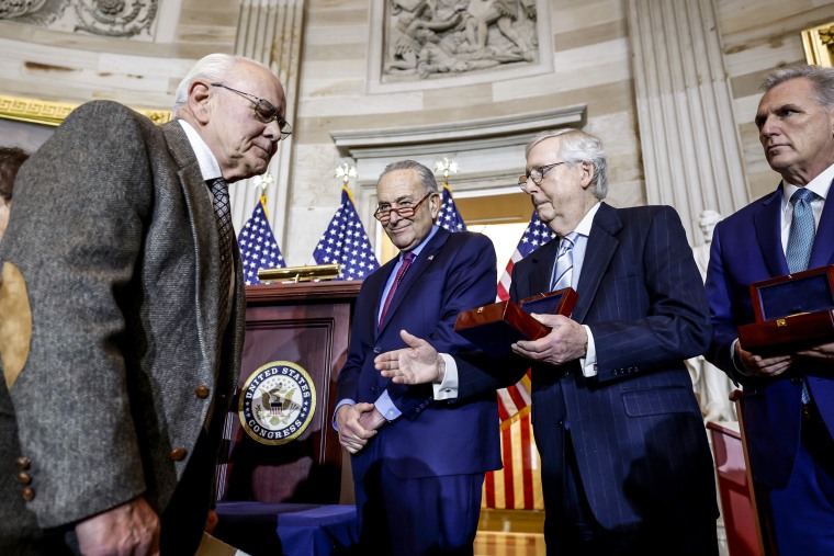 Image: Congressional gold medal ceremony held to honor Capitol Police