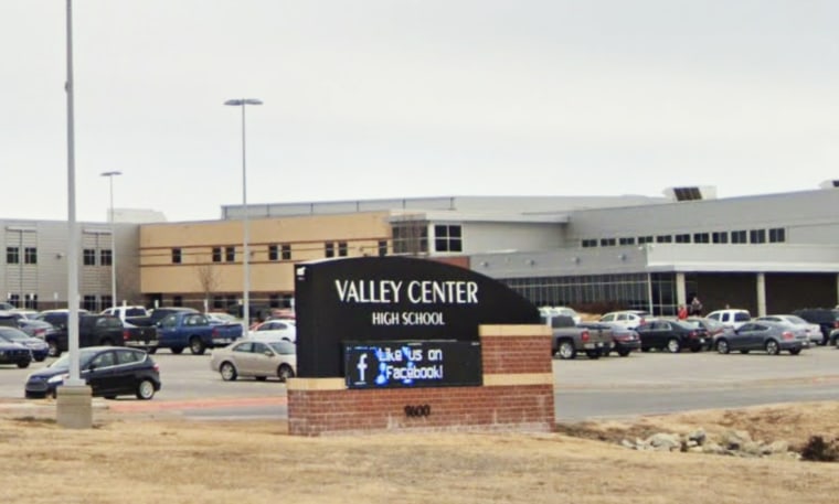 Kansas H S Students Accused Of Taunting Basketball Team With Black 
