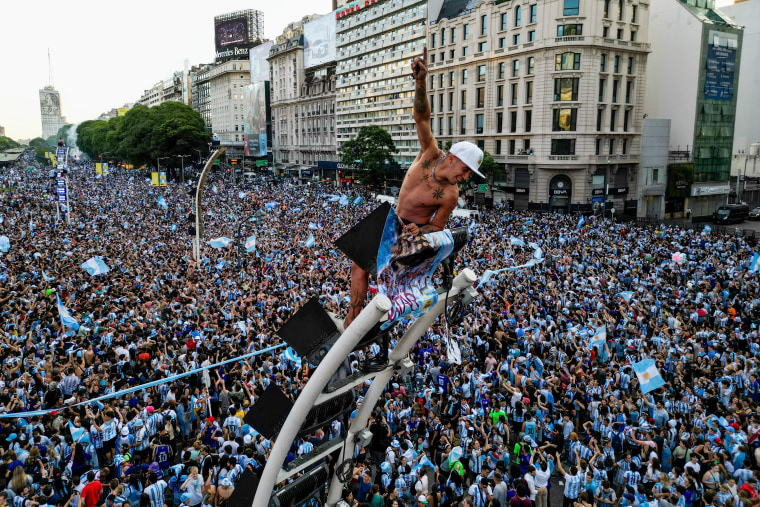 Image: BESTPIX - Fans Watch Argentina v Croatia in Buenos Aires - FIFA World Cup Qatar 2022