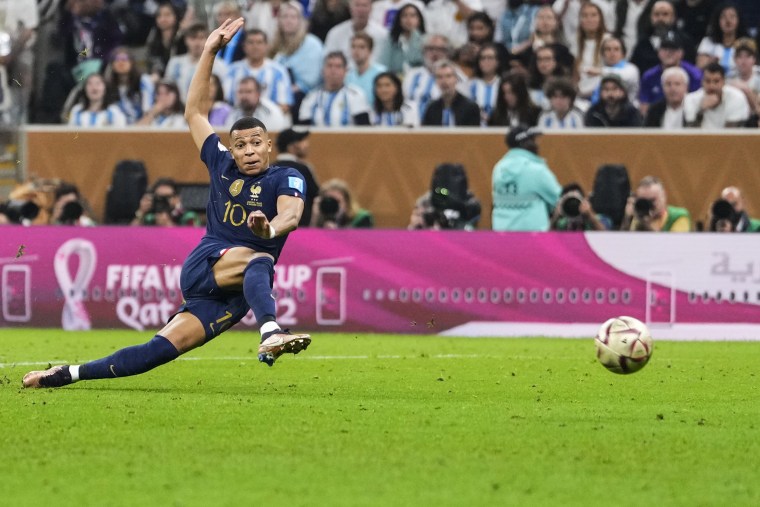 Argentina wins incredible World Cup final in a shootout with France