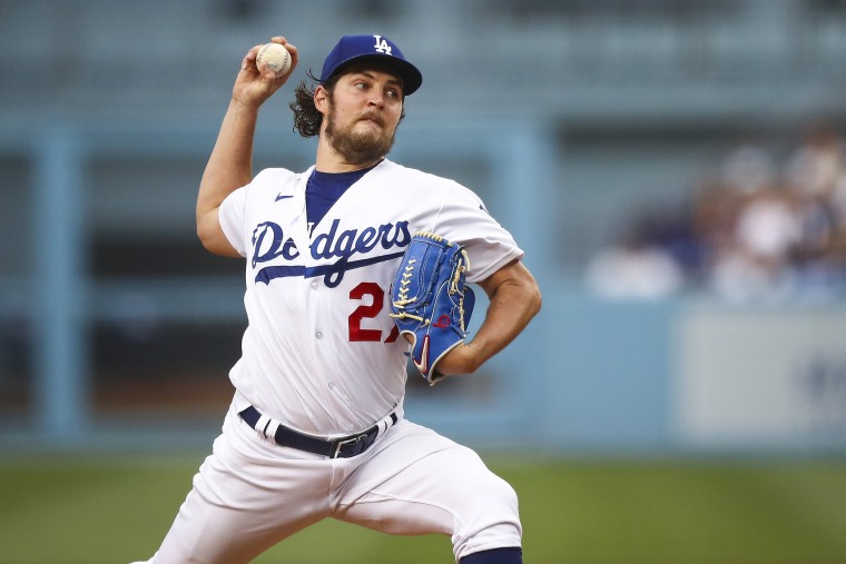 LOS ANGELES, CALIFORNIA - JUNE 28: Trevor Bauer #27 of the Los Angeles Dodgers pitches in the first inning against the San Francisco Giants at Dodger Stadium on June 28, 2021 in Los Angeles, California. (Photo by Meg Oliphant/Getty Images)