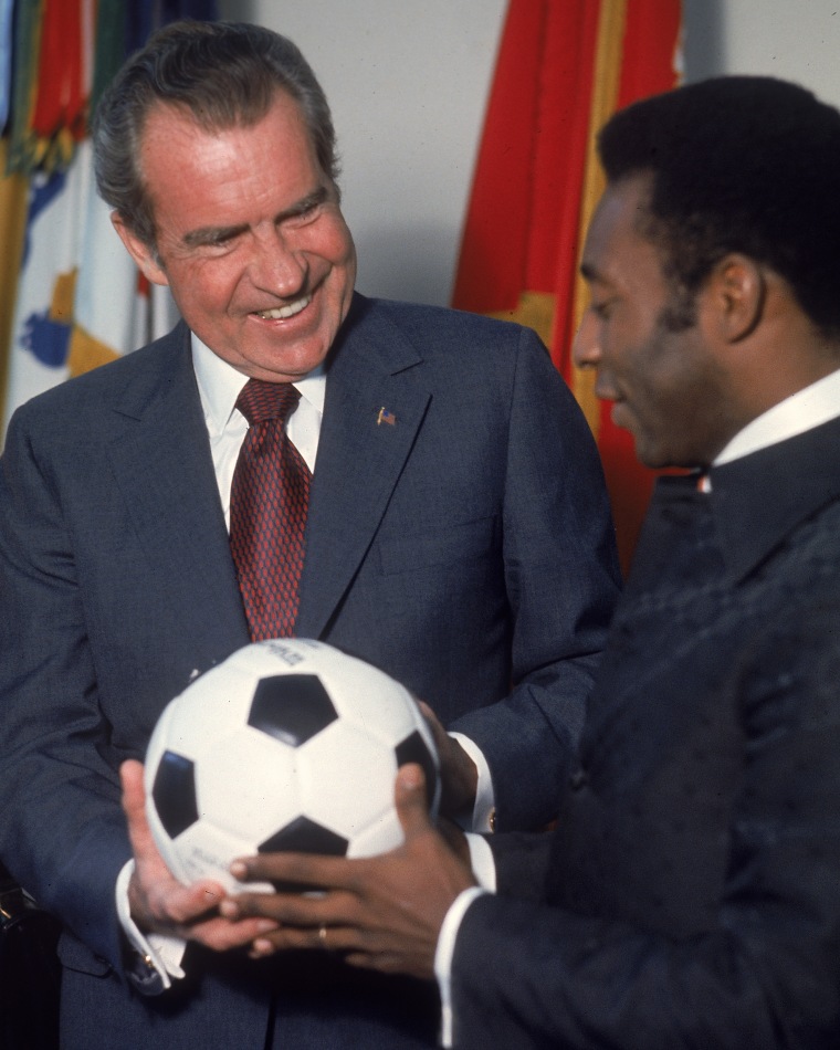 Reunión del presidente Richard Nixon con la estrella del fútbol Pelé