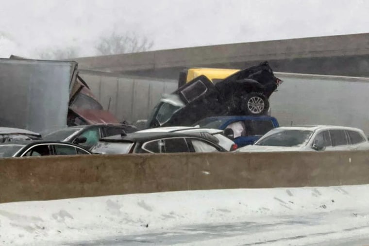 Choque de 46 autos en Ohio en medio de tormenta invernal deja múltiples  personas fallecidas y heridas