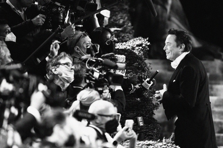 Elon Musk talks to reporters at the 2022 Met Gala  in New York City