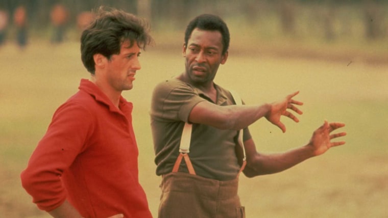 El actor Sylvester Stallone con el futbolista Pelé durante el rodaje de la película ‘Escape to Victory’