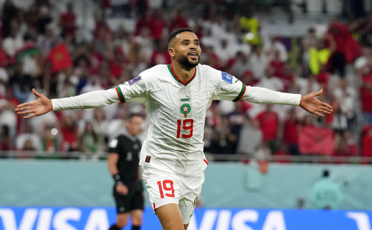 Youssef En-Nesyri celebra su gol contra Canadá.