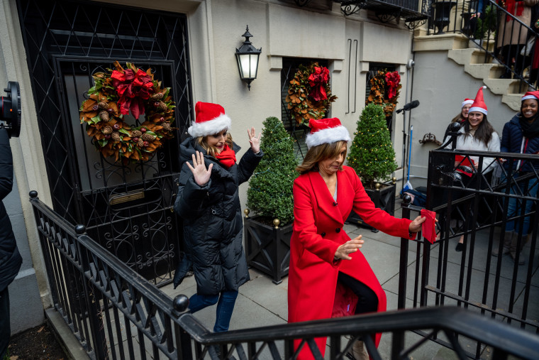 Savannah and Hoda rang the doorbell and raced back to their spot alongside the rest of the TODAY family. 