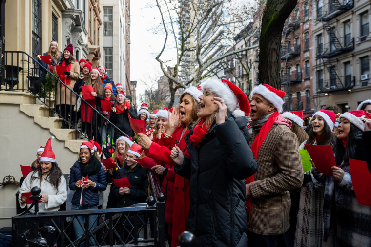 The TODAY family went wassailing to the Roker residence.