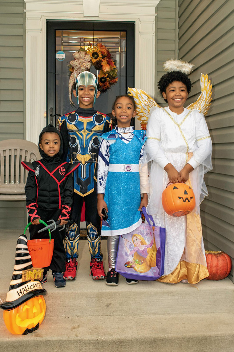 Carleigh Edwards dressed up as an angel and posed for a Halloween photo with her siblings while she still had her hair.