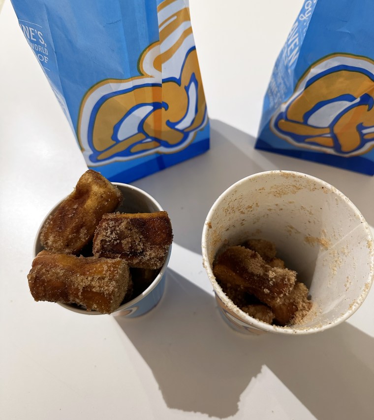 Auntie Anne’s Customer Claims Small and Large Pretzel Cups Have Same