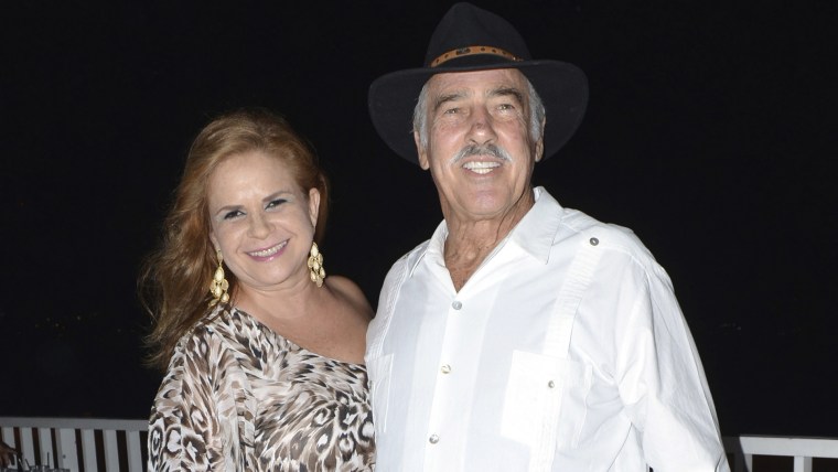 Margarita Portillo y Andrés García durante una fiesta en Acapulco en 2016.