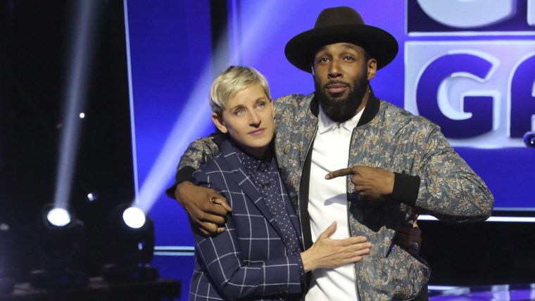 El DJ y bailarín Stephen ‘Twitch’ Boss junto a Ellen DeGeneres.