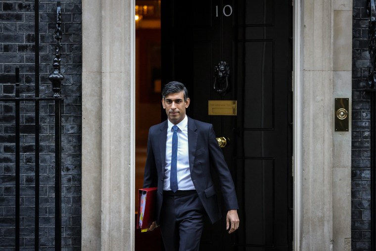 Image: Britain's Prime Minister, Rishi Sunak, leaves 10, Downing Street to attend Prime Minister's Questions in the House of Commons on Jan. 18, 2023 in London.