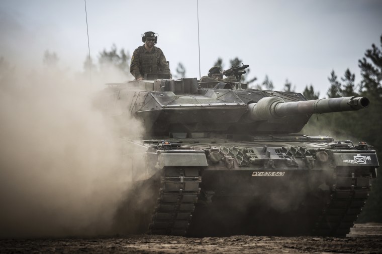 German Leopard-2 tanks Ukraine war.