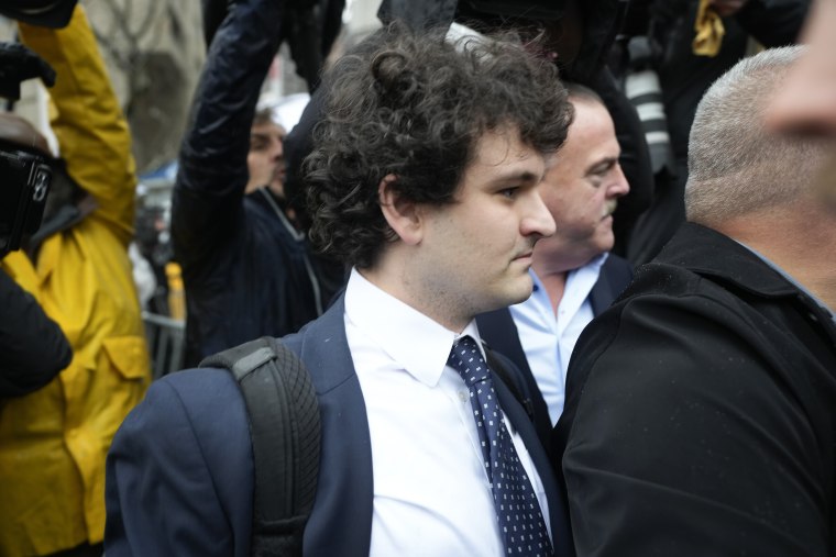 Samuel Bankman-Fried llega al tribunal federal de Manhattan, el martes 3 de diciembre de 2023, en Nueva York.