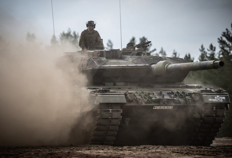 Un tanque alemán Leopard 2 durante unos ejercicios en Pabrade, Lituania, el 7 de junio de 2022.
