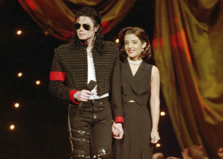 Lisa Marie Presley y Michael Jackson estuvieron casados entre 1994 y 1996. En esta foto durante los premios MTV Video Music Awards el 8 de septiembre de 1994 en Nueva York.