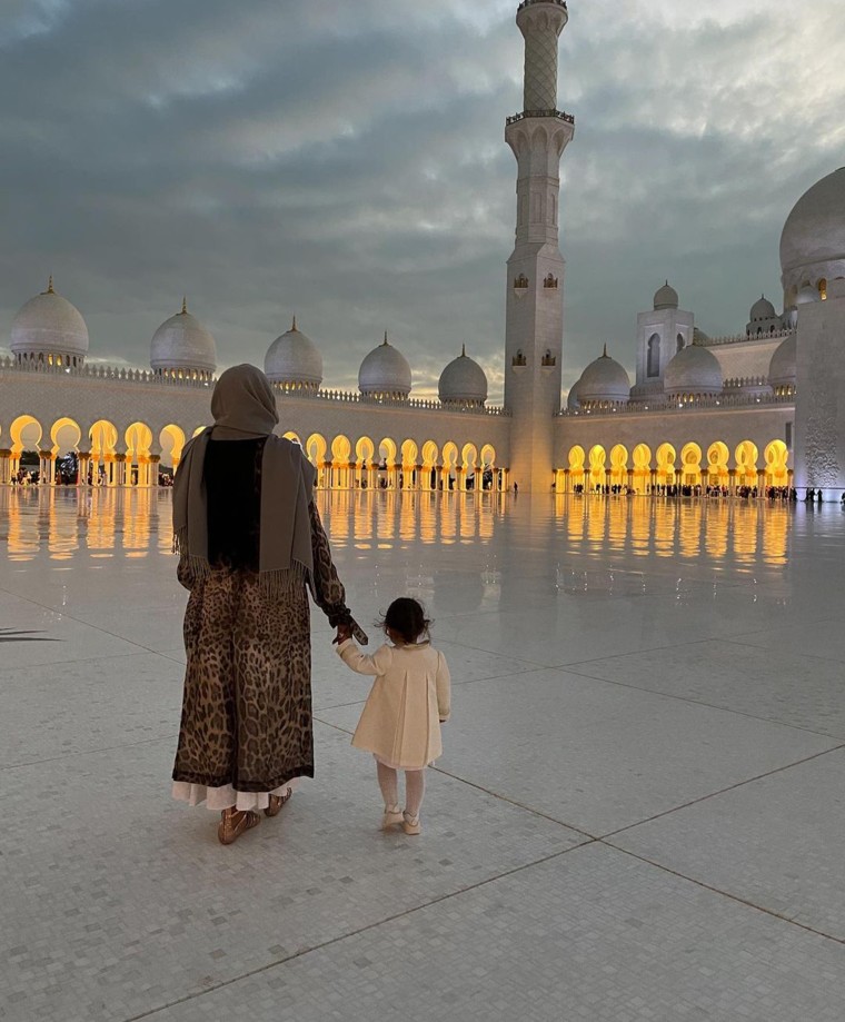 Naomi Campbell and her daughter enjoy the sites of Abu Dhabi.