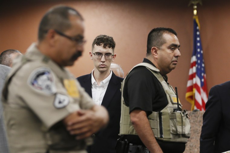 El sospechoso de la masacre en un Walmart de El Paso, Patrick Crusius, se declara no culpable durante su lectura de cargos, el 10 de octubre de 2019, en El Paso, Texas.