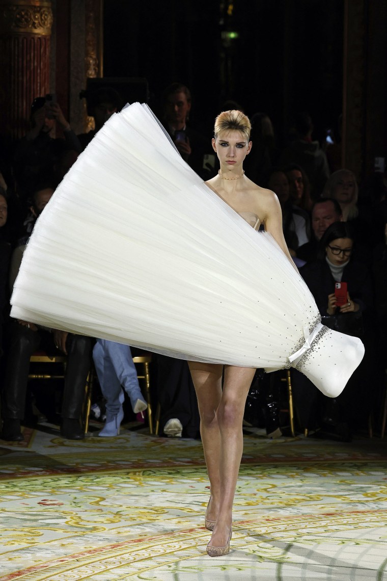 The best way to wear a ball gown? For Viktor & Rolf, it's sideways