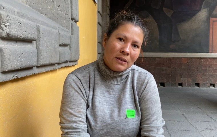 Angela Carolina Carvajal, migrante venezolana, en el Colegio de San Ildefonso, en Ciudad de México.