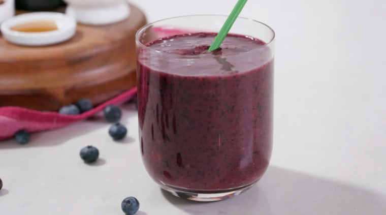 Joy Bauer's Smart Smoothie packs an anti-inflammatory punch into a delicious package.
