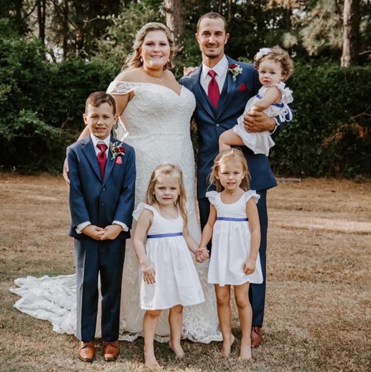 Holly and Jesse Maxwell posed with their blended family in 2019. 