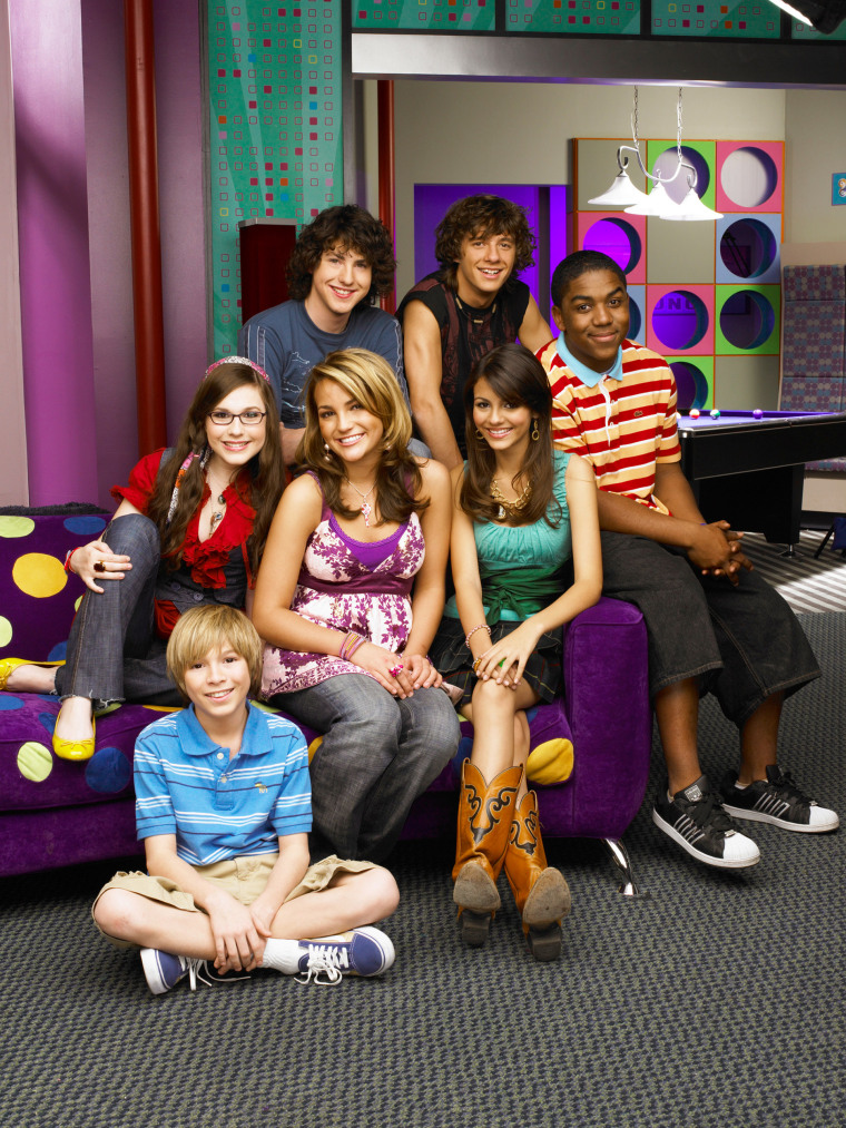 ZOEY 101, (top row, from left): Sean Flynn, Matthew Underwood, Christopher Massey, (middle): Erin Sa
