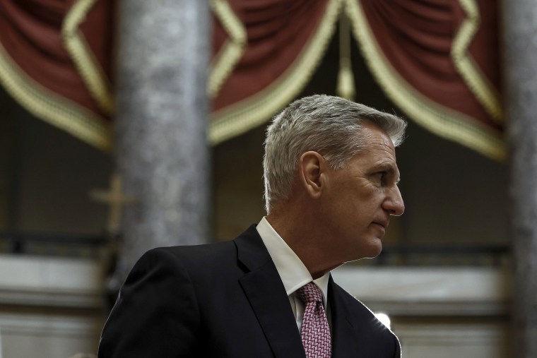 Imagen: El presidente de la Cámara McCarthy realiza su conferencia de prensa semanal en Capitol Hill