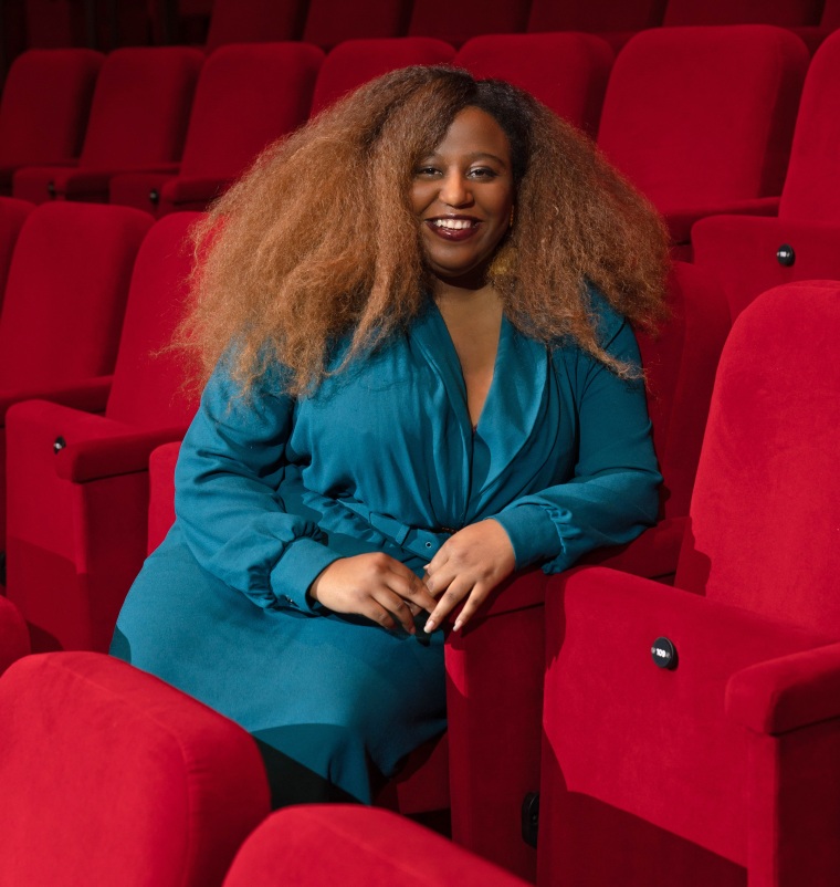 Maya Cade es la fundadora y curadora del Black Film Archive, un registro digital de más de 250 películas que abarcan siete décadas de historia cinematográfica negra.