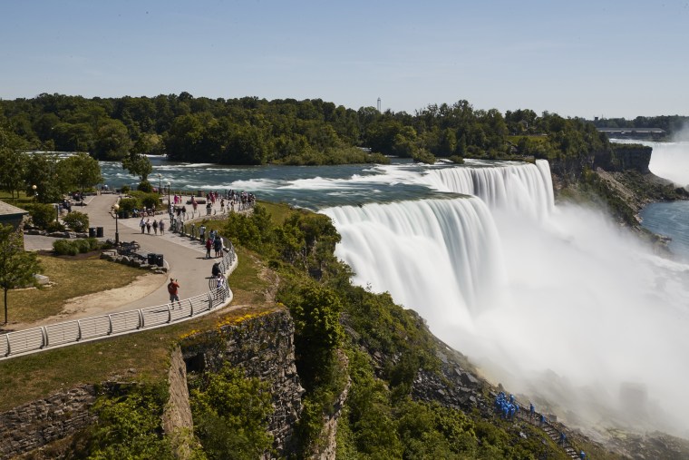 Police Say Mother's Fatal 90-foot Fall From Niagara Falls With Her Son ...