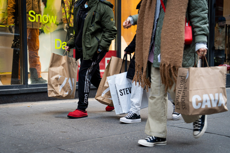 Shoppers In Soho Ahead Of Personal Spending Figures