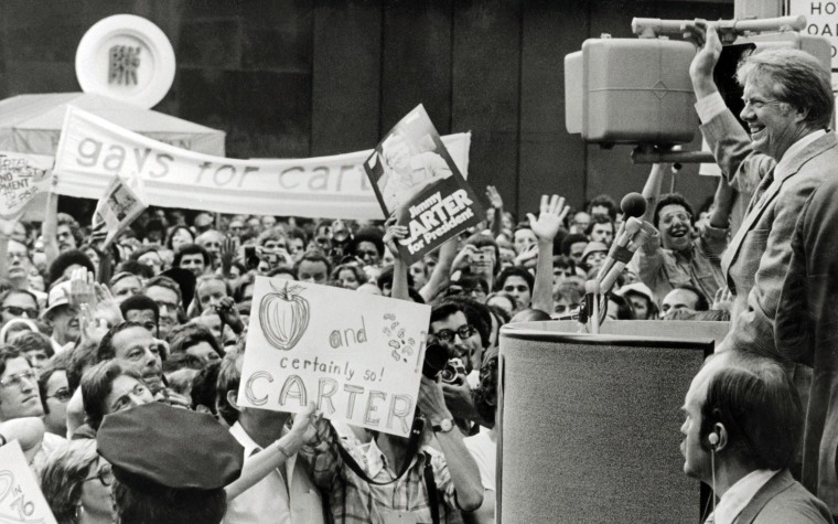 A "Gay para Carter" Firma en la Convención Nacional Demócrata de 1976 en la ciudad de Nueva York.