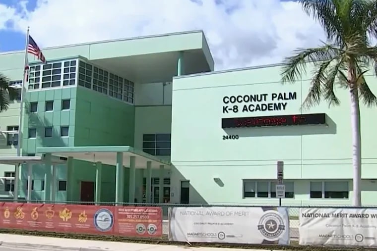 Exterior de la escuela Coconut Palm K-8 Academy.