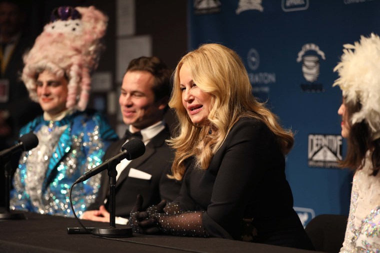 Hasty Pudding Theatricals Honors Jennifer Coolidge As 2023 Woman Of The Year