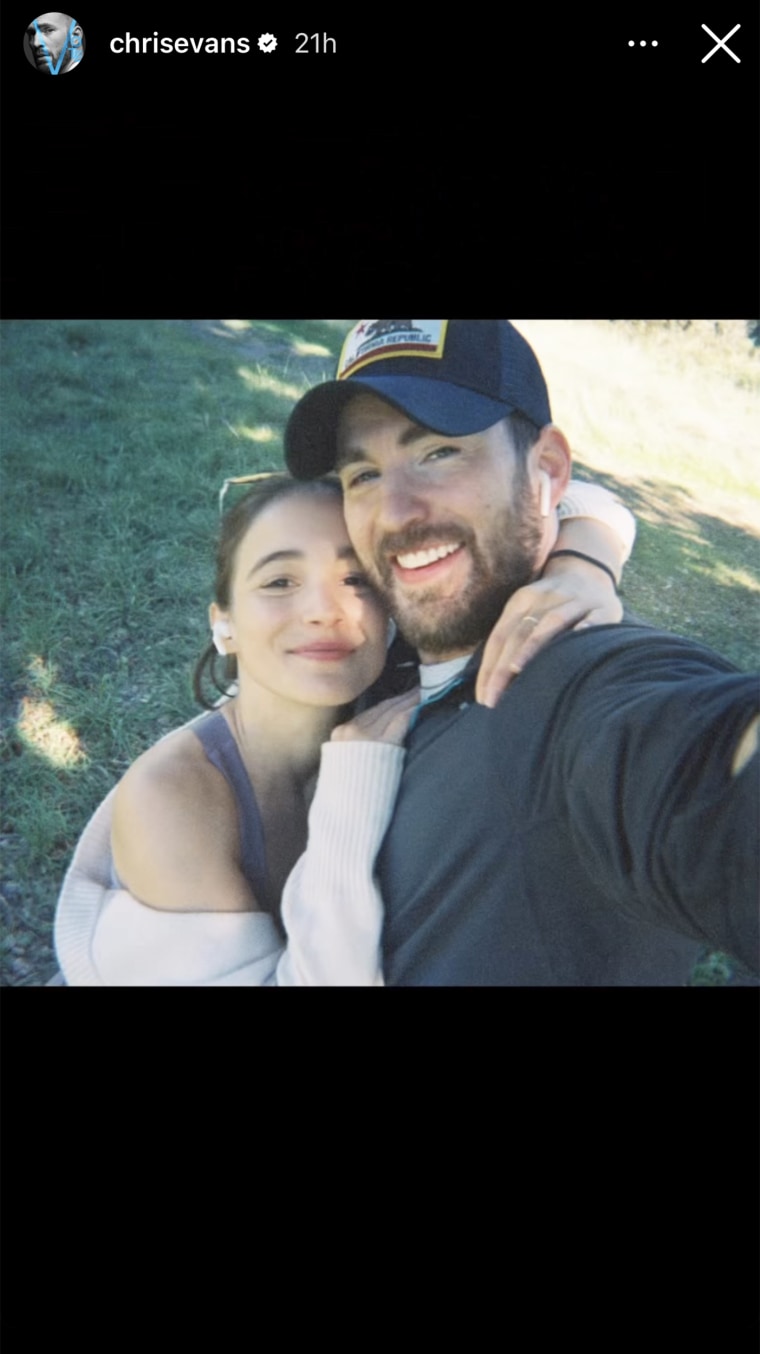 Chris Evans and Alba Baptista smile for a sweet selfie!