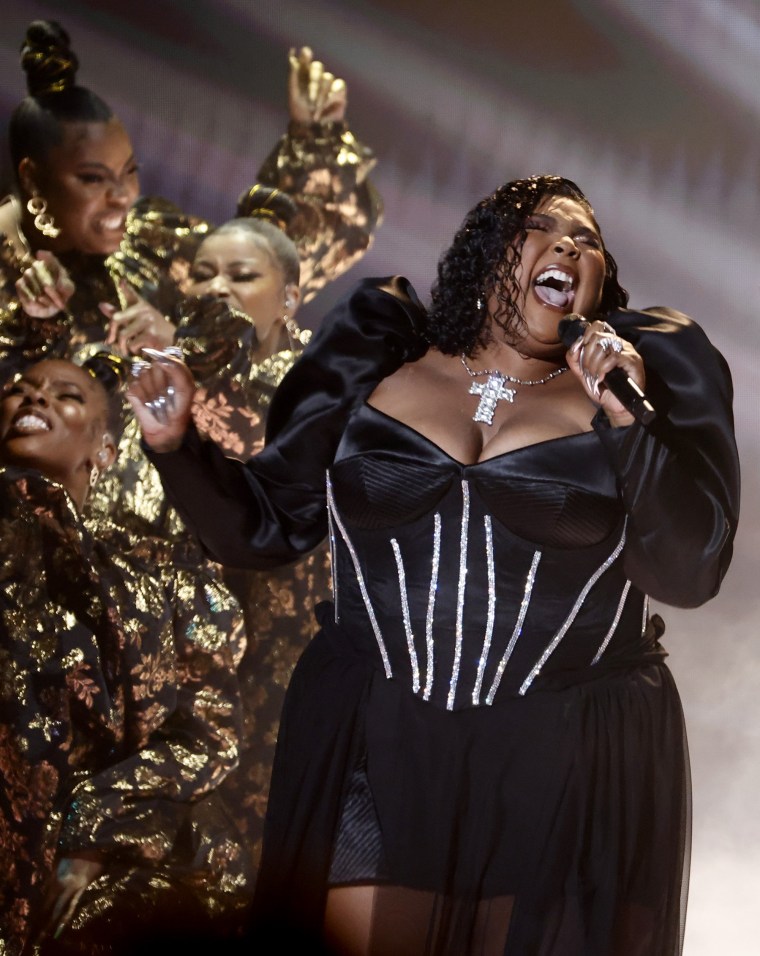 Lizzo Performs At The 2023 Grammys Alongside A Gospel Choir