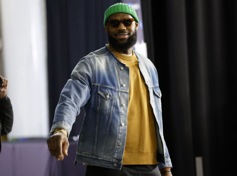 Los Angeles Lakers forward LeBron James walks into the arena prior to an NBA basketball game against the Golden State Warriors in San Francisco, Saturday, Feb. 11, 2023.