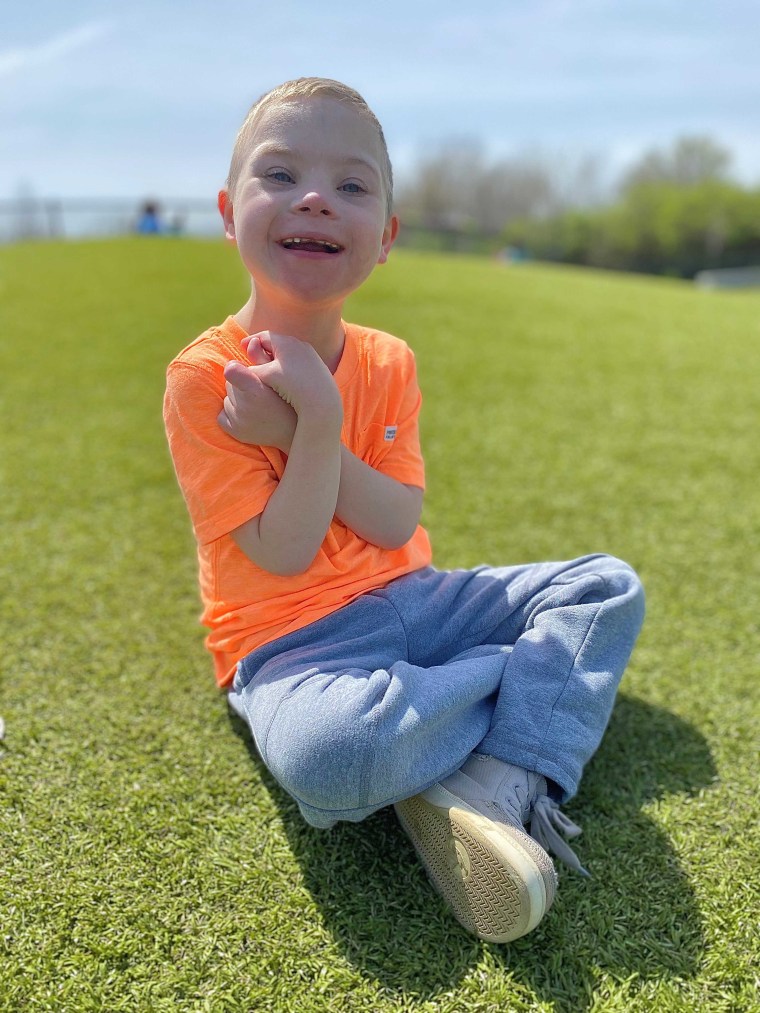 The story behind barber's creative way to give boy with autism a haircut -  Good Morning America