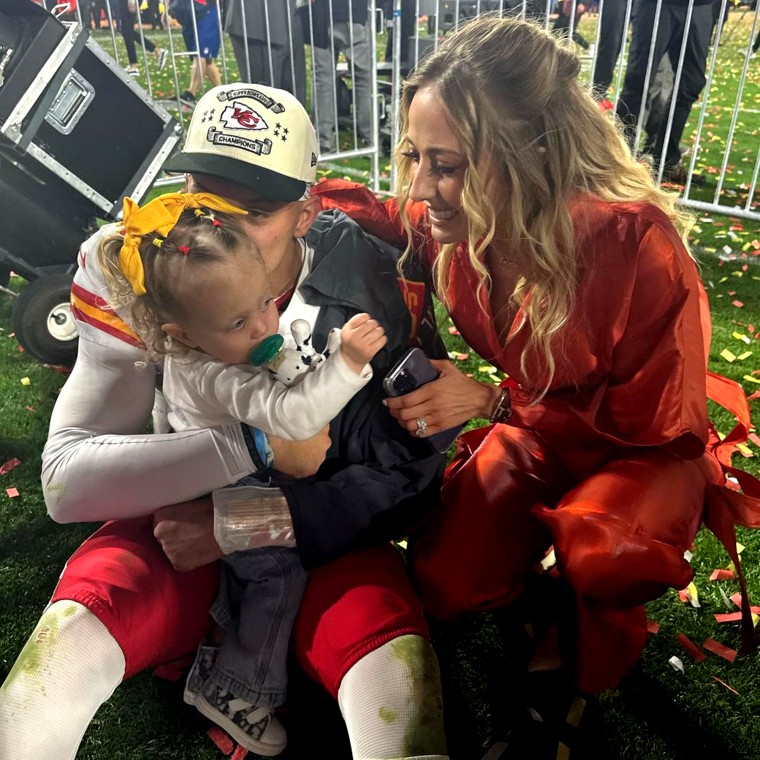 They shared a sweet family moment on the field.