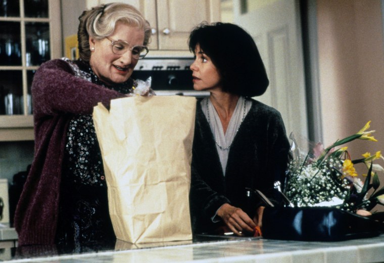 Madame Doubtfire Mrs Doubtfire 1993 real : Chris Columbus Robin Williams Sally Field COLLECTION CHRISTOPHEL © Blue Wolf / Twentieth Century Fox Film Corporation / DR