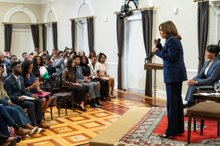Keisha Lance Bottoms and Vice President Kamala Harris during a press briefing HBCU student journalists at the White House.
