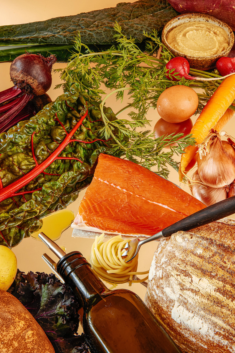 Choosing to follow a Mediterranean diet reduces a person’s likelihood of developing dementia by nearly one quarter.